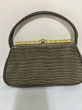 Dover Textured Frame Handbag in Gray